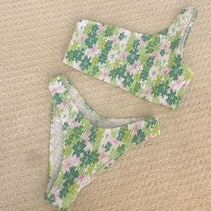 Ribbed One-Shoulder Bikini